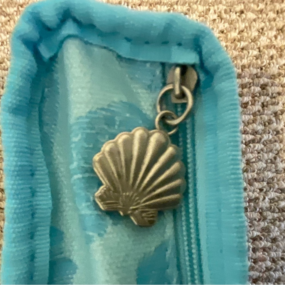 Crabtree & Evelyn Summer Sea Shell, Blue Travel Bag/Cosmetic Bag - Picture 6 of 15
